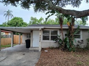 Building Photo - 2834 25th Ave N