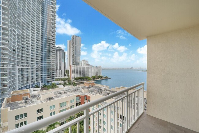 Foto del edificio - 2000 N Bayshore Dr