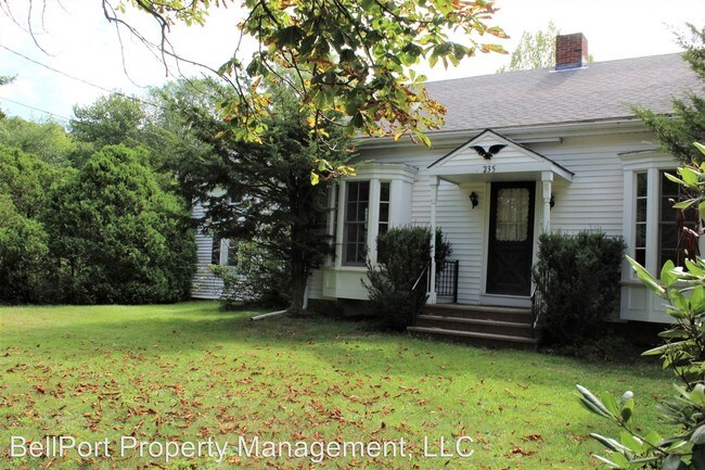 Building Photo - 3 br, 1.5 bath House - 235 Middle Rd