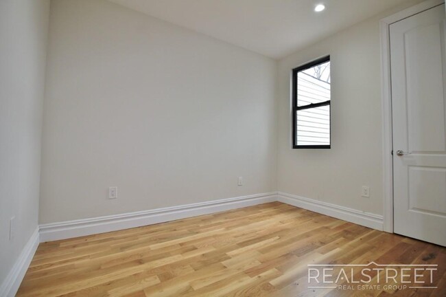 Plano de planta - 648 Chauncey Street