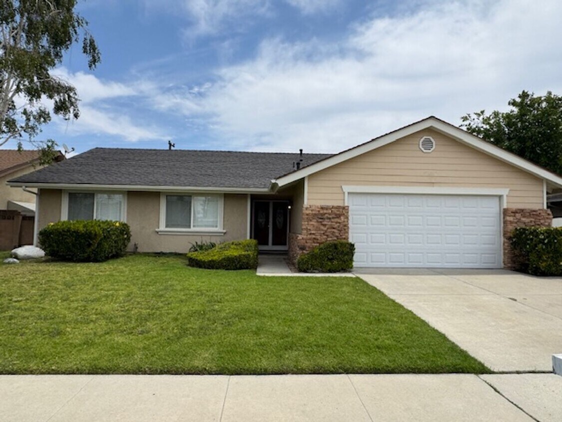 Foto principal - One story home in Simi Valley