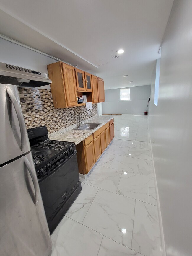 Foto del edificio - 258 E 17th St