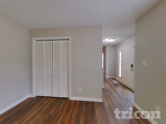 Foto del edificio - 7019 Hunter Gln Dr