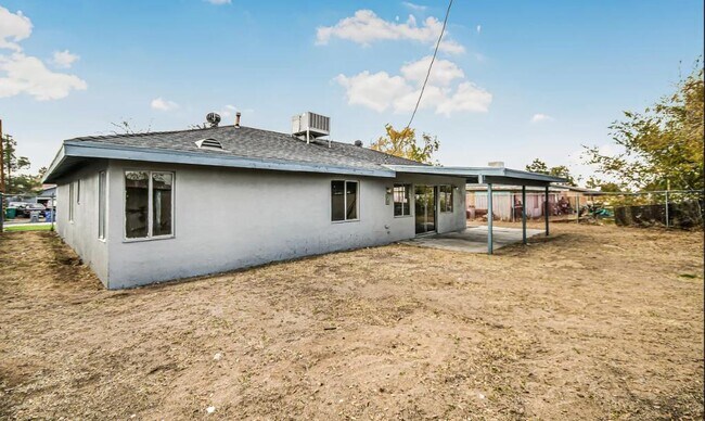 Building Photo - 45422 Andale Ave