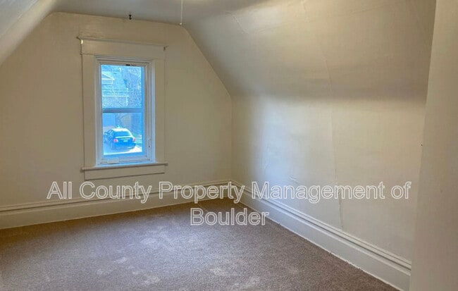 Building Photo - 1827 Grove St