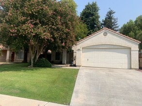 Building Photo - 10808 Sunset Canyon Dr