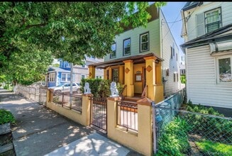 Building Photo - 146-14 Shore Ave