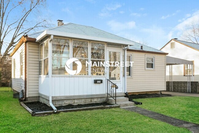 Building Photo - 2 Bedroom Pet-Friendly Home in Indianapolis, IN with Main Street Renewal