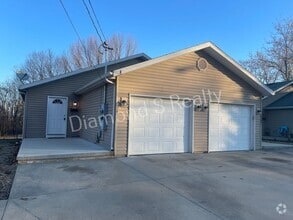 Building Photo - 2409 W High St