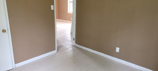 bedroom - 3307 Boone St