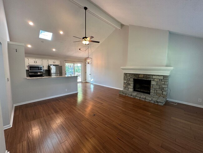 Foto del edificio - Adorable 3 Bedroom 2 Bath home located in ...