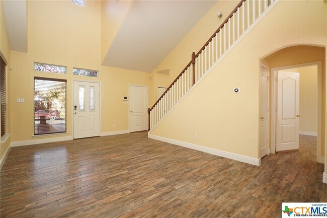 Building Photo - 1354 Crown Brook