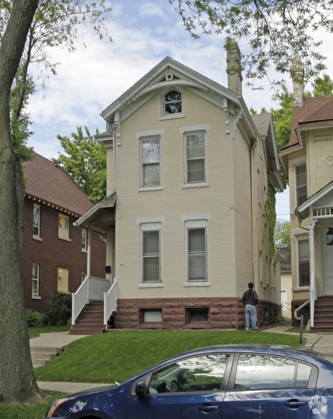 Building Photo - 1665 N Humboldt Apartments