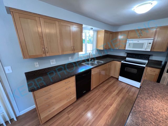 Building Photo - 2 Bd / 1 Bth - Central A/C - Den - Attache...