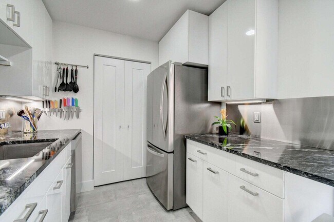 Building Photo - 279 Cape Cod Cir
