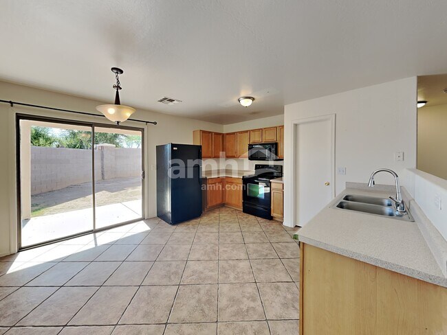 Foto del edificio - 15104 N 156th Ln