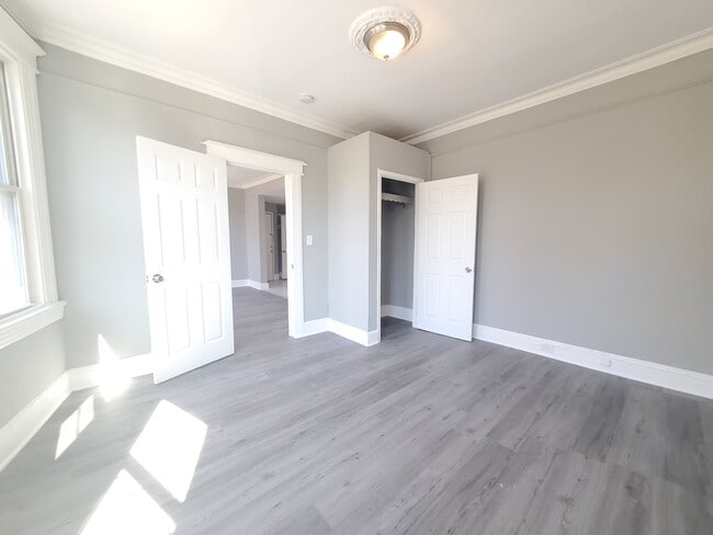 62 Rutgers Ave 2R - 64 Rutgers Ave