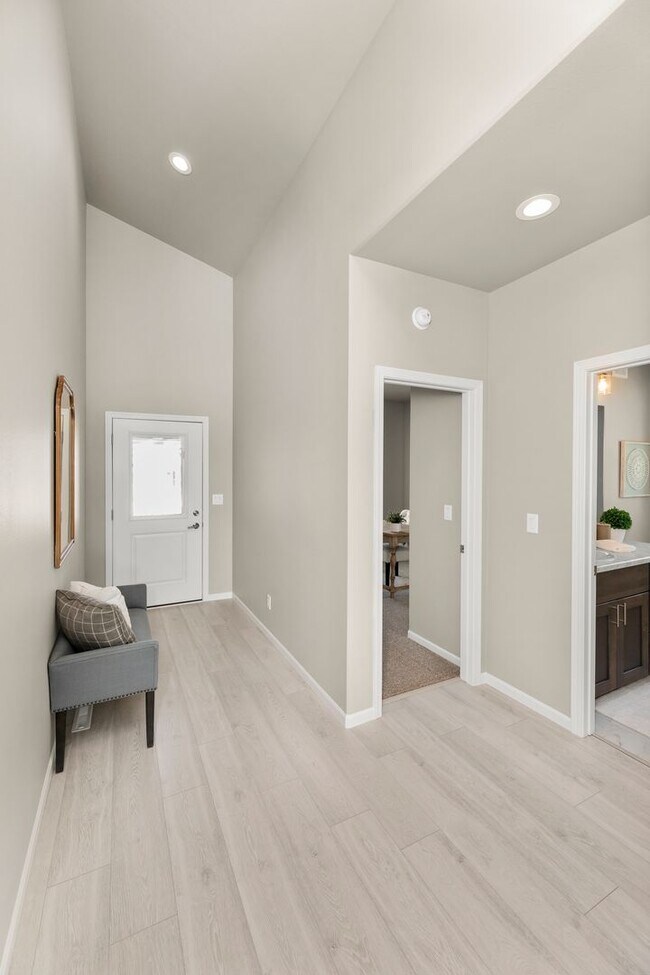 Foto del edificio - 4-bedroom, 3-bathroom West Fargo Single-Family Home w/ 3 Stall Garage