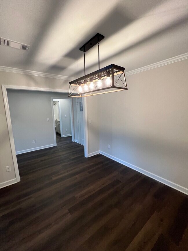 Foto del edificio - FIRST MONTH'S RENT FREE!
