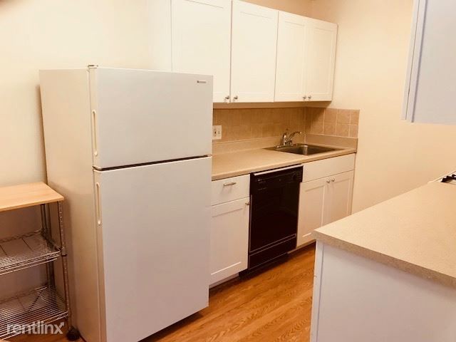 Building Photo - 2 br, 1 bath Condo - 216 Park Terrace Ct.
