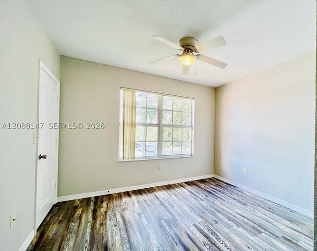 Foto del edificio - 138 SW Peacock Blvd