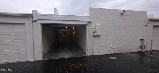 Foto del edificio - 7744 E Camelback Rd