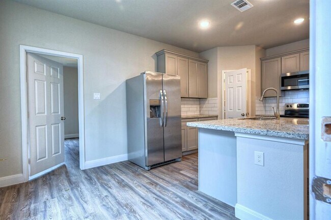 Foto del edificio - 11827 Nelwood St