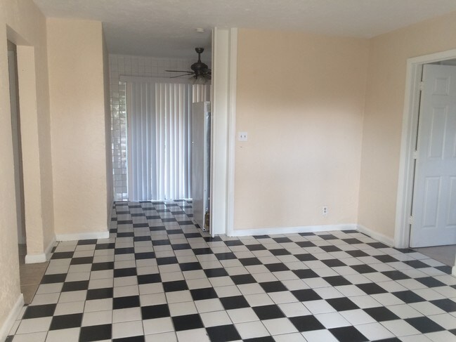 Foto del edificio - 5351 NE 10th Ave