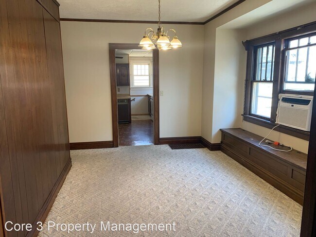 Building Photo - 5 br, 2 bath House - 504 University