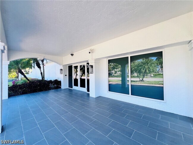 Foto del edificio - 1200 Gulf Shore Blvd N