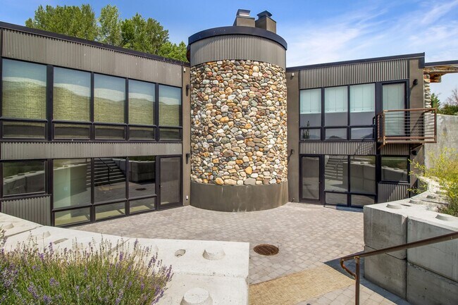Foto del edificio - 198 Indian Creek Rd