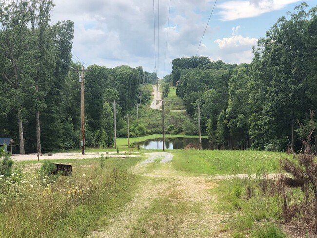 Foto del edificio - STE GENEVIEVE - Private Cottage with Lake Access, Only 5 Miles from Farmington - $789.81 MONTH / ...