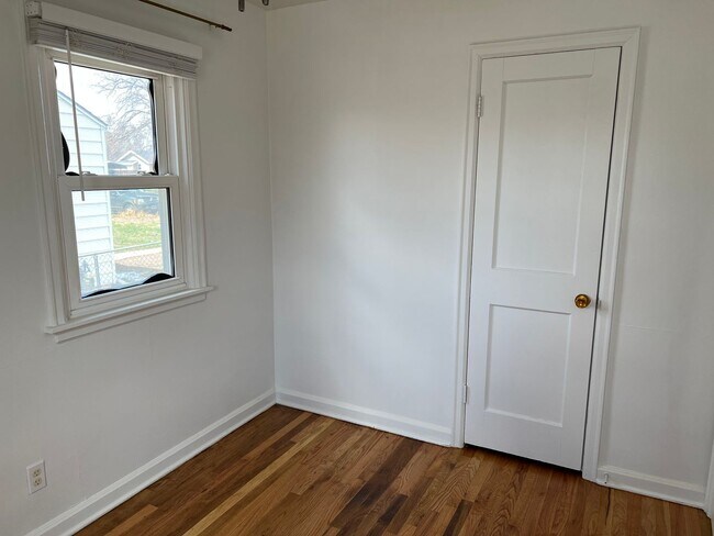 Foto del edificio - 1115 E 7th St