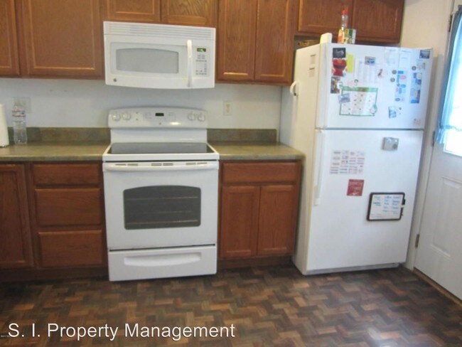 Building Photo - 3 br, 2 bath House - 605 W. Rigdon St
