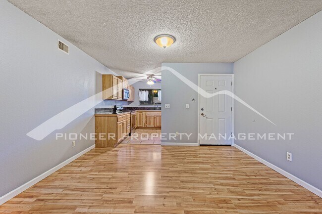 Foto del edificio - Charming condo with Central AC and Washer ...