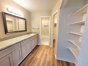 Building Photo - 3610 Bartons Ln