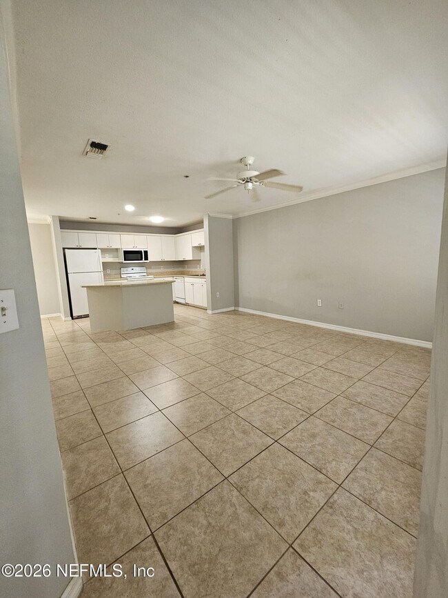 Foto del edificio - 3591 Kernan Blvd S