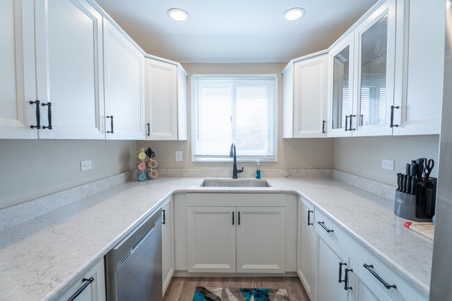 Foto del edificio - 774 Terrace Ct