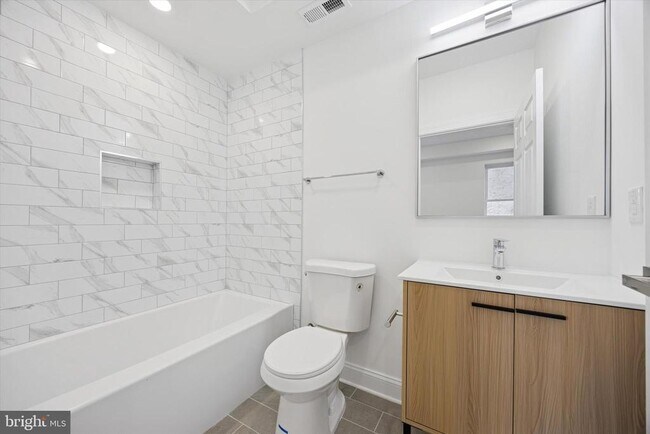 Foto del edificio - 838 S 51st St