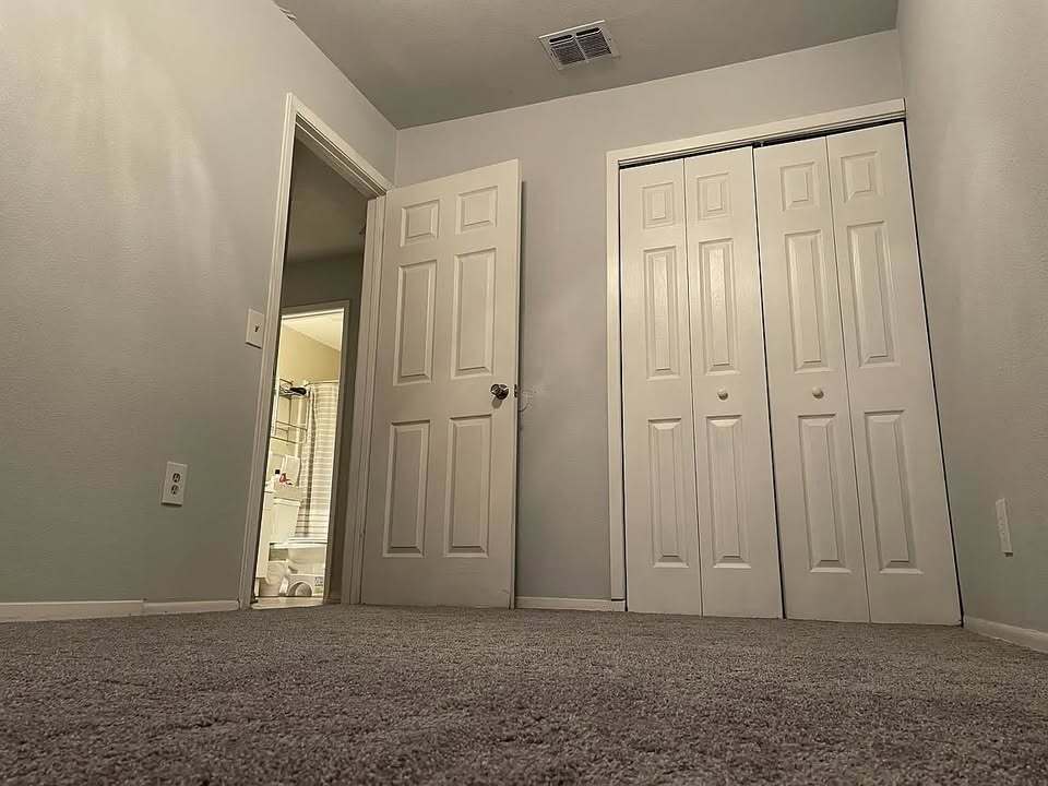 Building Photo - 9283 Five Palms Dr