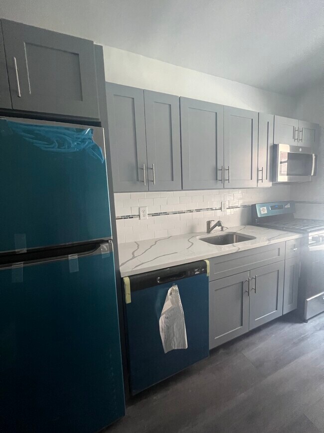 Building Photo - 3810 Greystone Ave