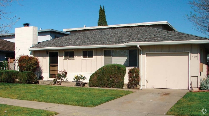 Building Photo - 3989 Starview Dr