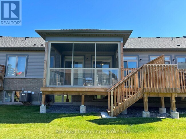 Photo du bâtiment - 17 Lakewood Crescent