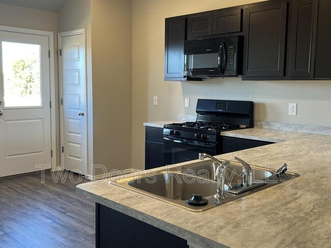 Foto del edificio - 561 SE 3rd Ter