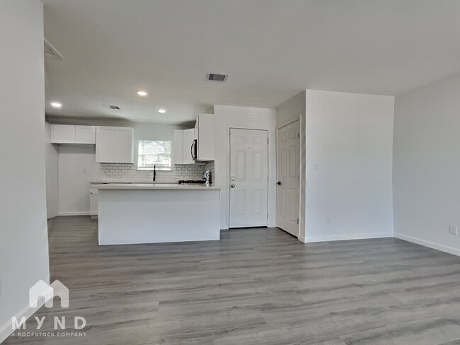 Foto del edificio - 5962 Belcrest St