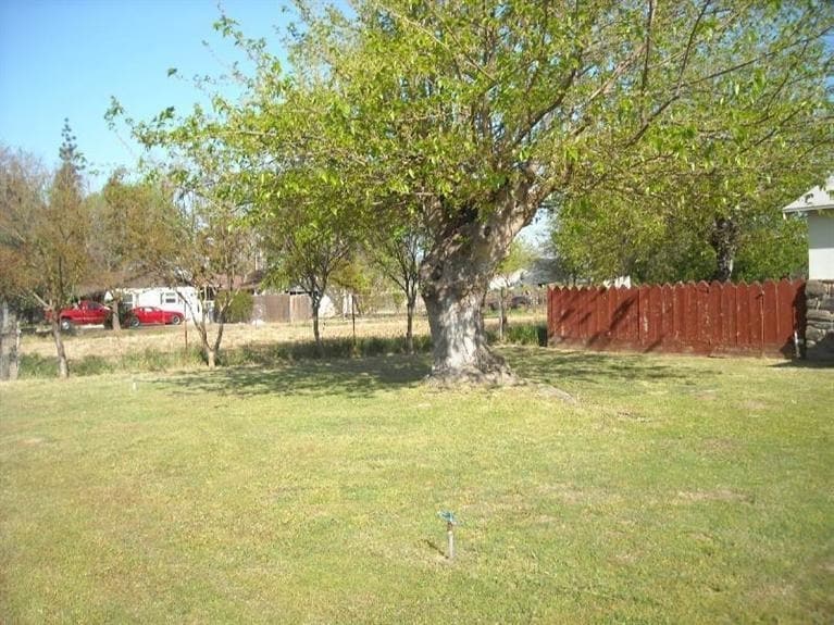 Building Photo - 6832 E Harvey Ave