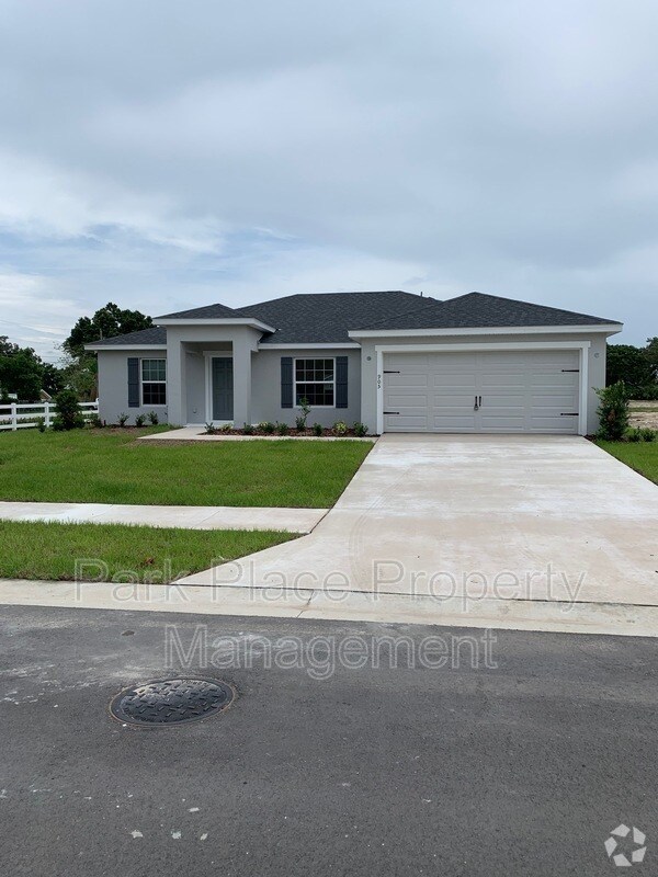 Eagle Lake Terrace Houses under 1,000 Eagle Lake, FL 1 Homes