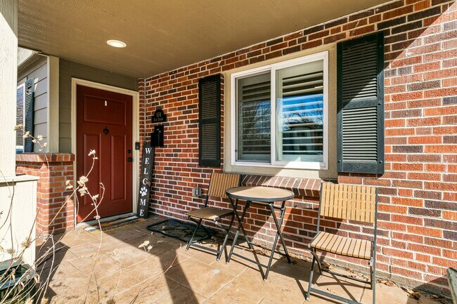 Building Photo - Remodeled Ranch in Mayfair, walk to Trader...
