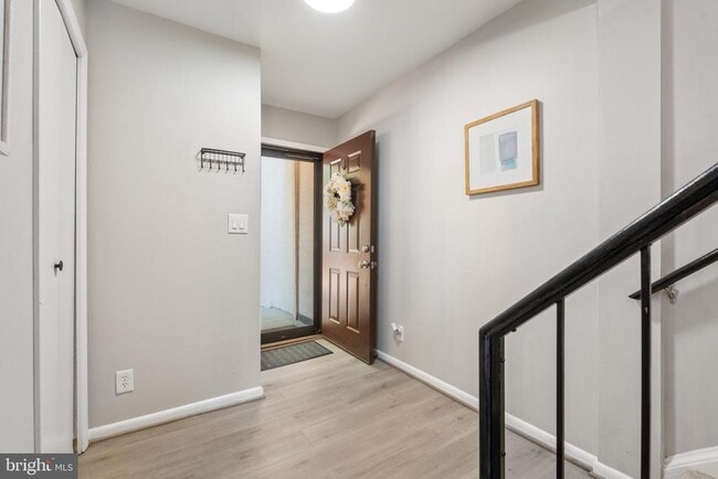 Building Photo - 1662 Valencia Way