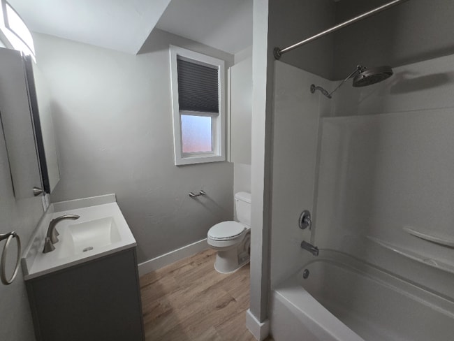 Building Photo - 541 Terry Ave